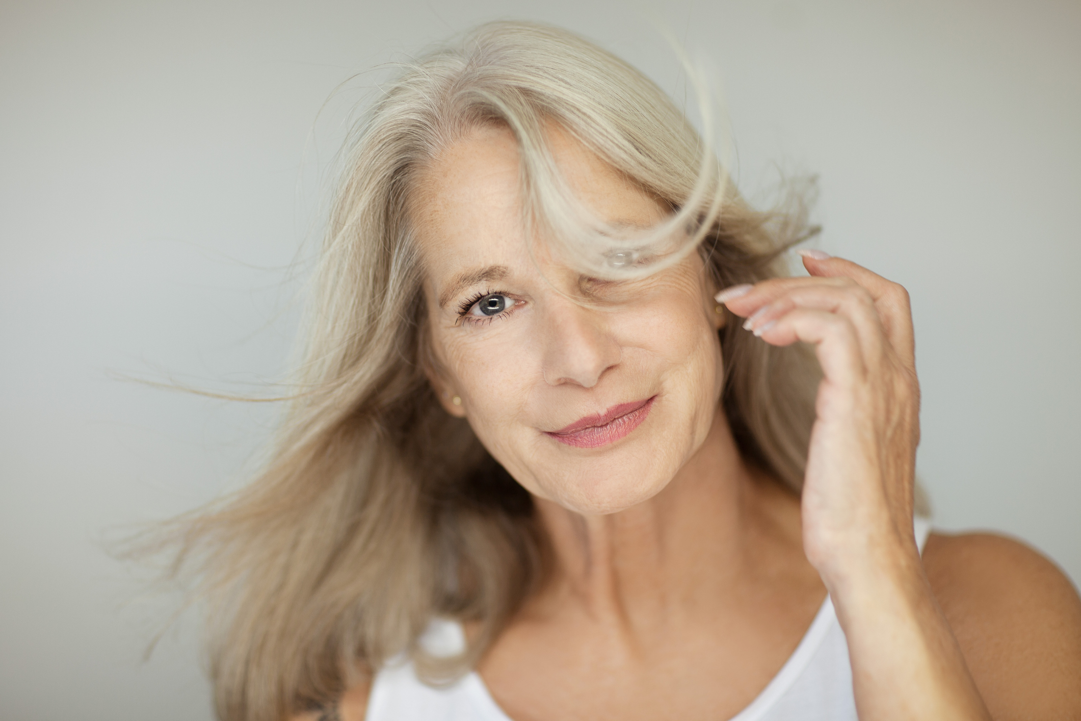 La coenzyme Q10 (CoQ10) joue un rôle clé dans l'organisme, et la plupart des personnes en bonne santé disposent naturellement d'une quantité suffisante de CoQ10. Cependant, à partir de 20 ans, le corps a tendance à synthétiser moins de CoQ10, ce qui se traduit par une diminution des concentrations de CoQ10, notamment dans le cœur et le cerveau.