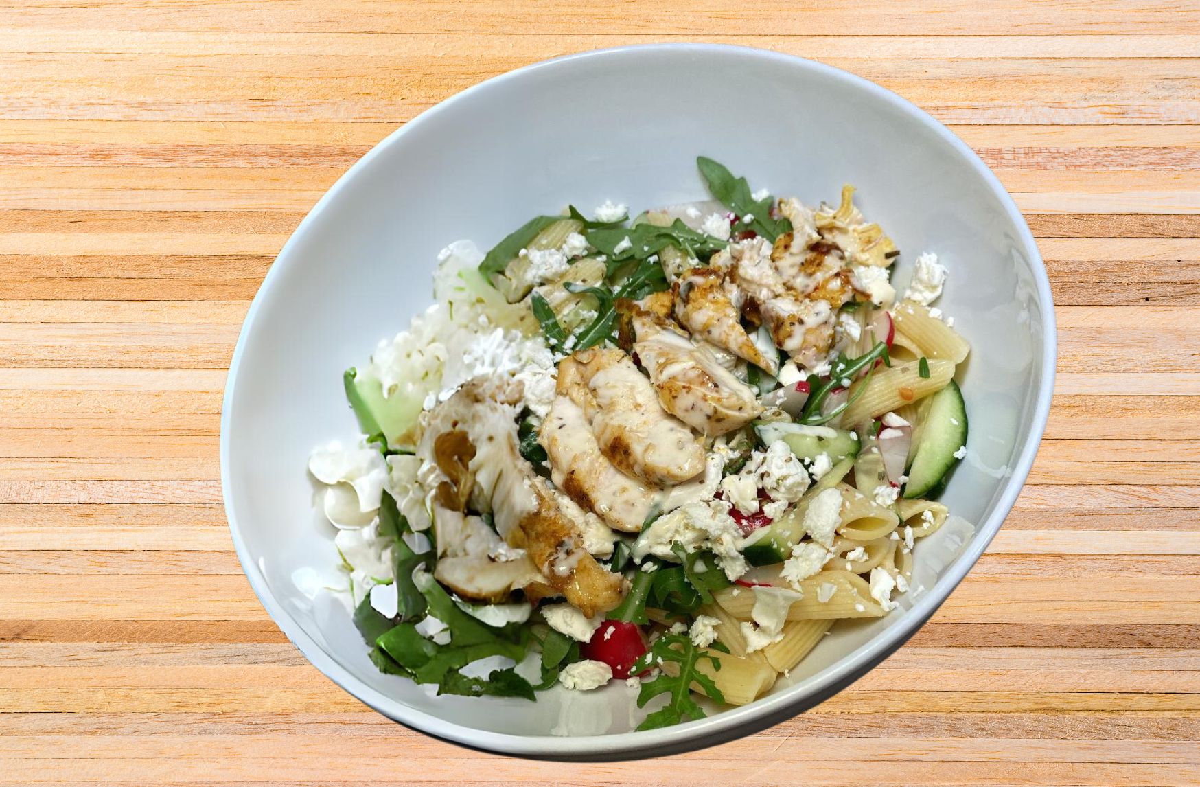 Cette salade délicieuse et fraîche est parfaite pour les pique-niques d'été, les barbecues ou comme repas léger à tout moment de l'année. Avec une belle vinaigrette de miel et de moutarde, il y a un équilibre parfait entre le sucré et le salé.