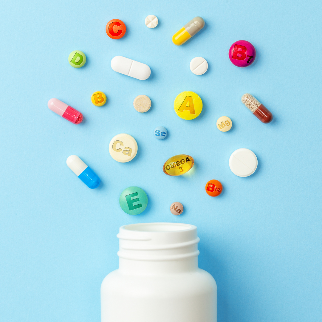 Vitamines, minéraux, plantes, etc. Nous sommes nombreux à faire appel à leurs propriétés pour des raisons nutritionnelles ou de bien-être. Comment les choisir en toute sécurité? Où les acheter? Faut-il se méfier d'Internet et des réseaux sociaux? Une experte en suppléments nutritionnels vous répond.