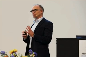 Bekijk hier de boeiende opleiding van Wouter Claerhout op het diabetessymposium over de nieuwste generatie alpha-glucosidase inhibitoren